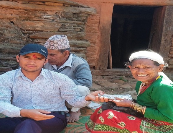 घरघरमै  गएर भत्ता वितरण